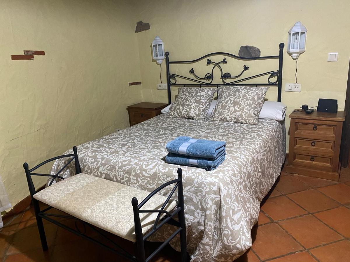 Complejo Rural El Prado Hotell Logrosán Exteriör bild