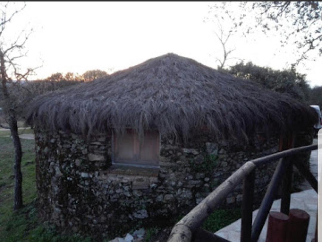 Complejo Rural El Prado Hotell Logrosán Exteriör bild