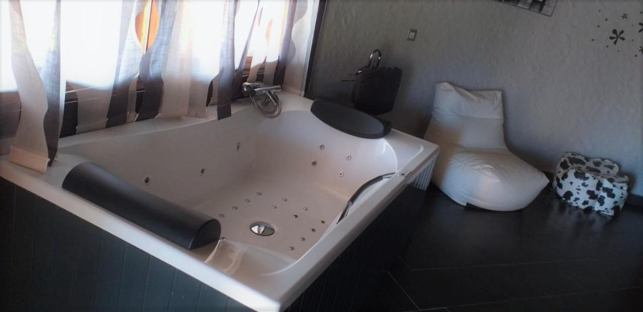 Complejo Rural El Prado Hotell Logrosán Exteriör bild